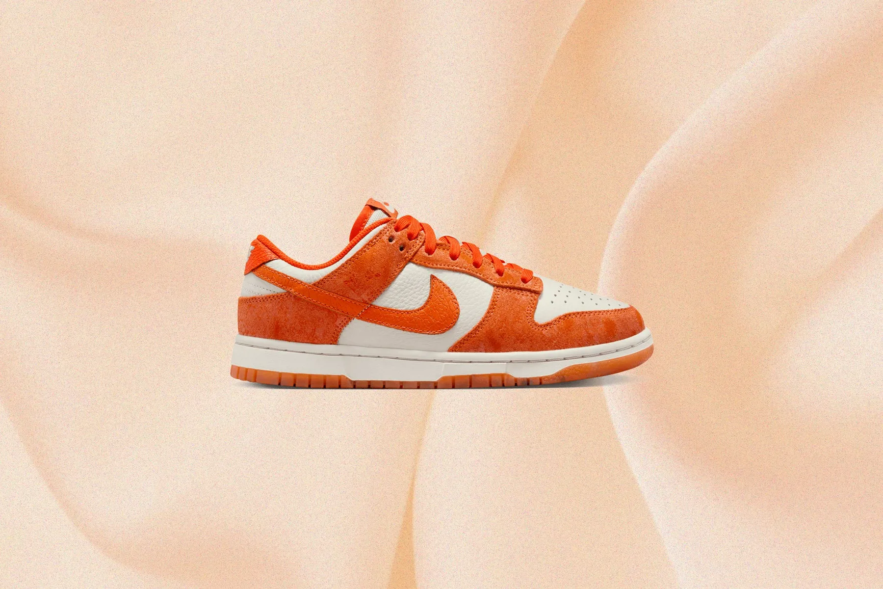 Dunk Low Women's - Light Bone/Safety Orange/Laser Orange