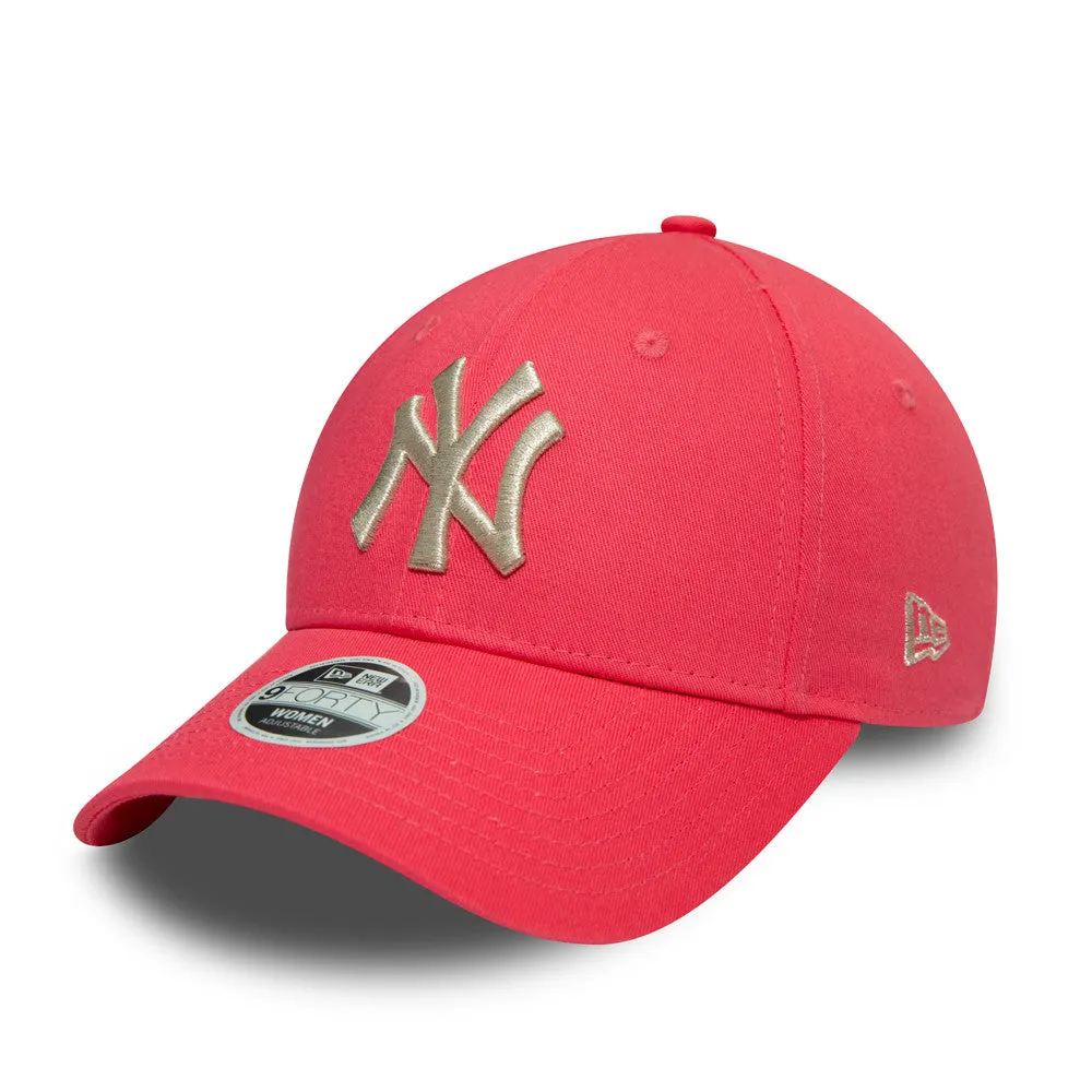 MLB New York Yankees Womens Metallic 9forty Logo Cap