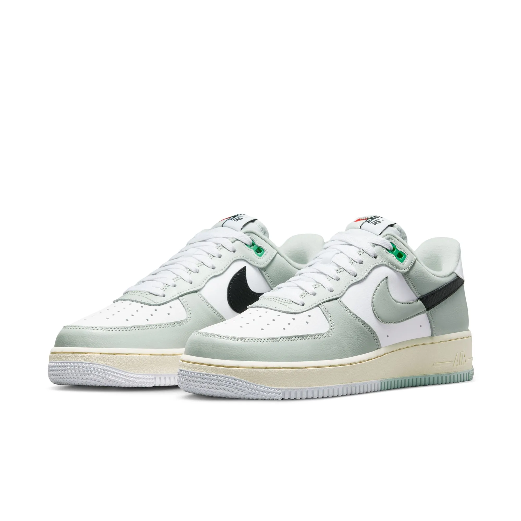 NIKE AIR FORCE `07 LV8