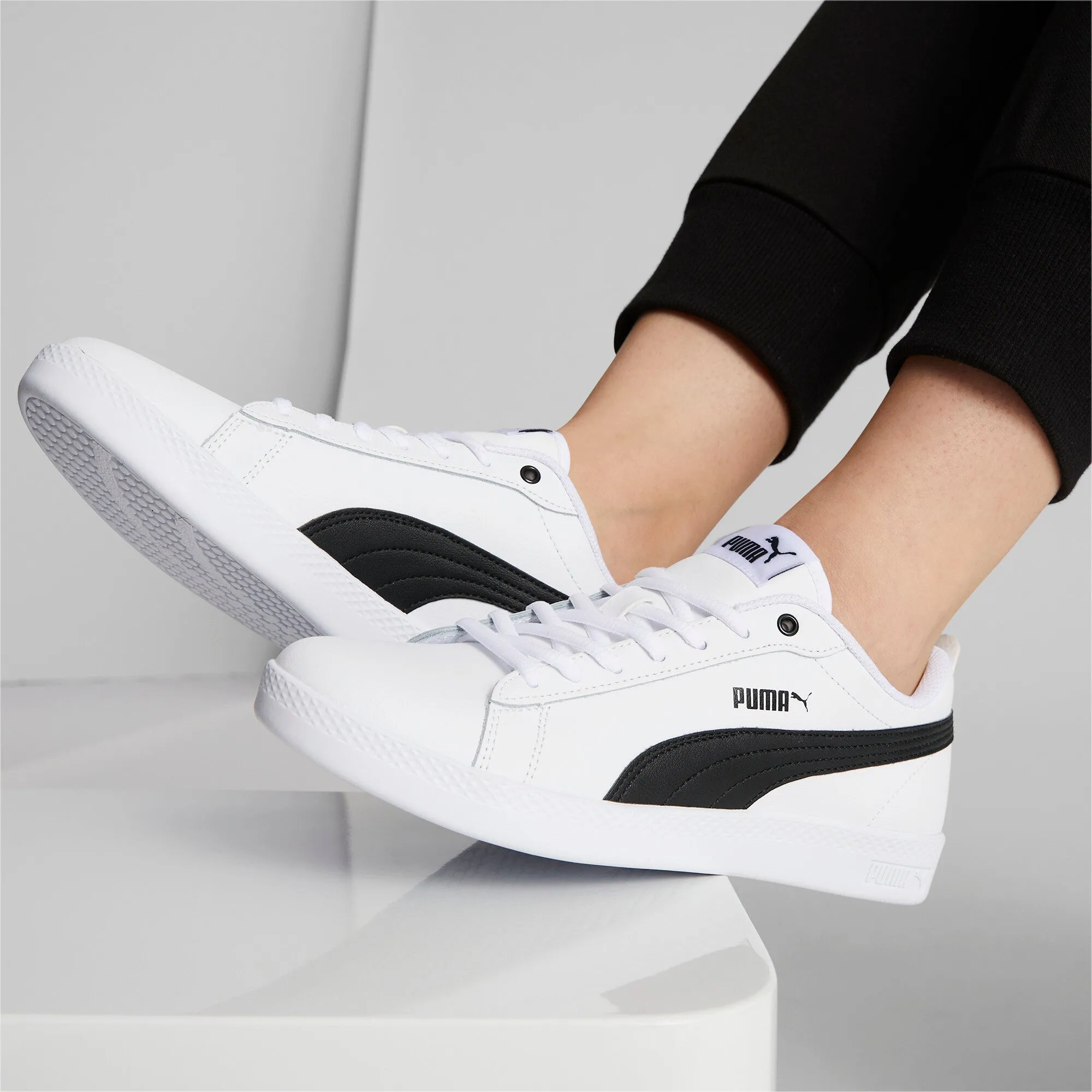 Puma Smash Womens v2 L