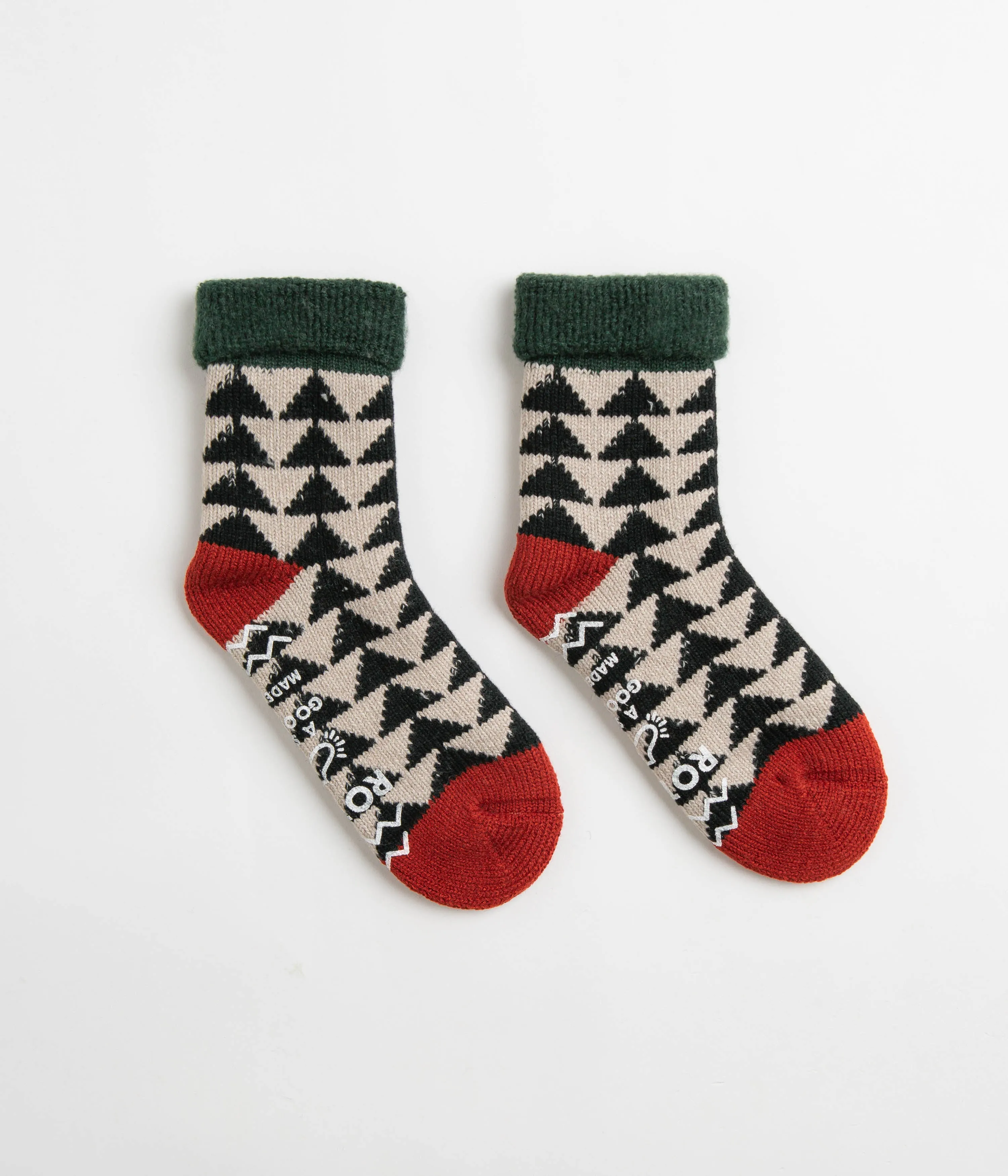 RoToTo Comfy Room Sankaku Socks - Green / Black / Red