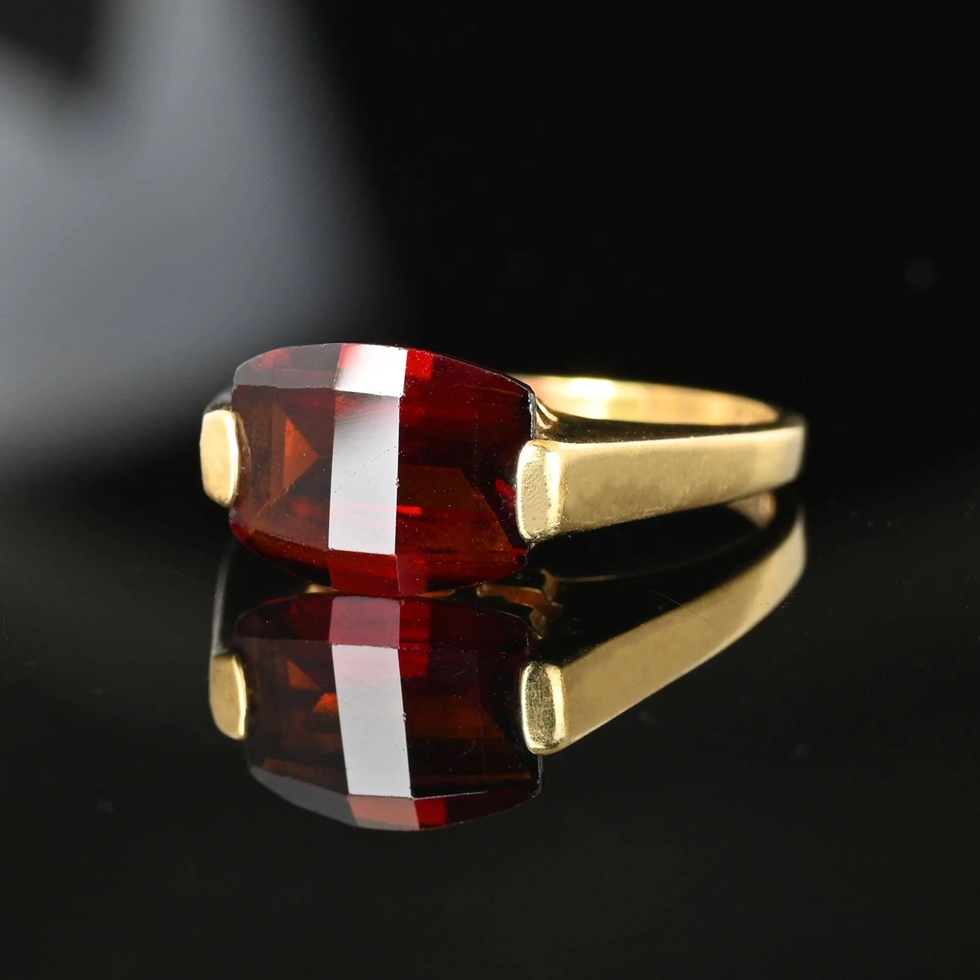 Vintage 10K Gold Specialty Cut Garnet Ring